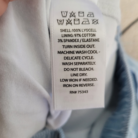 C&C California xs lyocell skort (skirt with built in shorts) - Picture 6 of 7